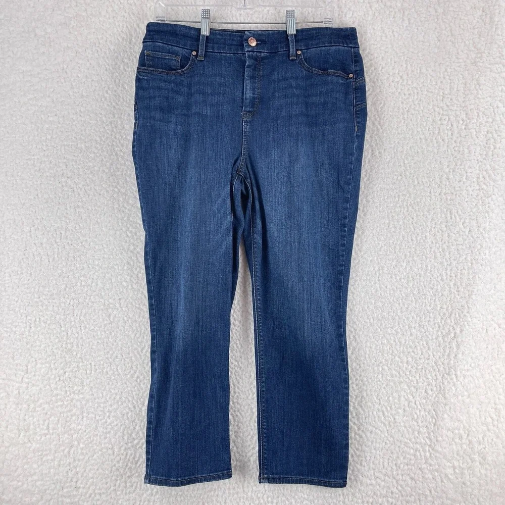 Chico's Blue Denim So‎ Slimming Straight Leg Jeans Womens Mid-Rise Size 8